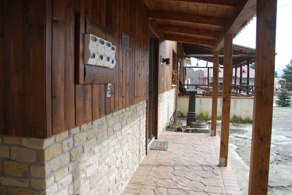 Guest House Caracas Lorica Eksteriør billede