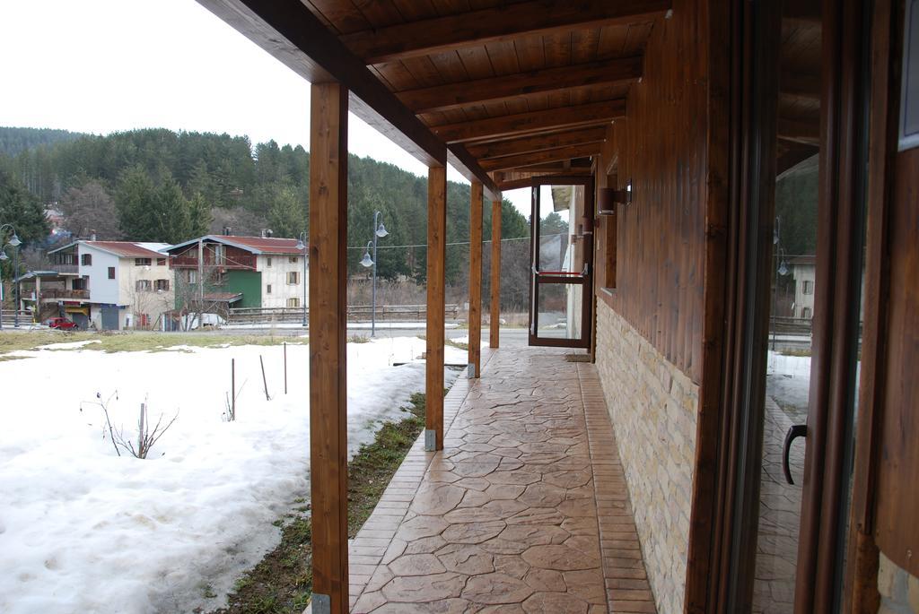 Guest House Caracas Lorica Eksteriør billede
